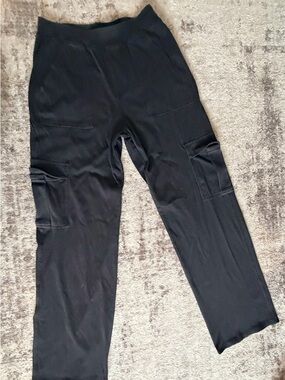 NWOT HALARA CARGO PANTS